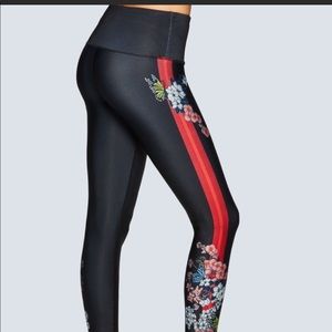 Pretty floral and butterfly pattern leggings